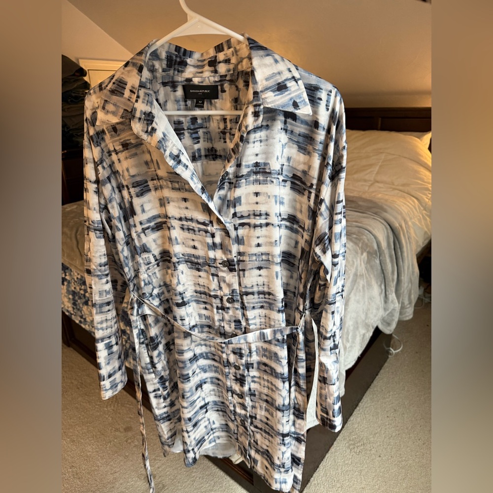 Banana Republic tie front dress never worn